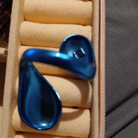 Ring - Picture 2 of 2